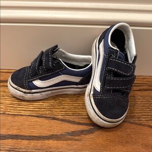 VANS Kids “Old Skool V” Navy and White Velcro Sneakers